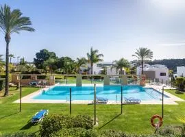 Apartment in Estepona with sea view