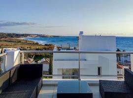 3 Bedroom Seaview Villa direct in Coral Bay with Pool，位于珊瑚湾的乡村别墅