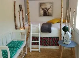 Zurück zur Natur - Urlaub im Zirkuswagen, Sommeratelier oder Schindelwagen
