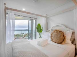 The Top Floor Luxury accomodation for 2 Spa Bath，位于埃尔利海滩的酒店