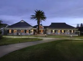 19th Hole Guest Lodge - Golfers paradise