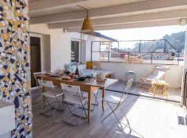 Zefiro Home Pesaro Zona Mare e San Bartolo by Yohome，位于佩萨罗的酒店