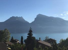 Herrlicher Blick auf Berge und See，位于法伦湖的度假短租房