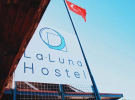 La Luna Hostel，位于博德鲁姆的酒店