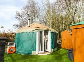 The Lakeside Yurt