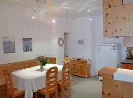 Apartment Chesa Cromer by Interhome
