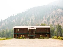 River's Fork Lodge，位于Salmon的山林小屋
