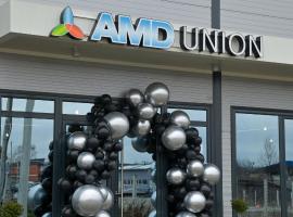AMD UNION Caffe & Rooms，位于克鲁舍瓦茨的汽车旅馆