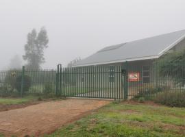 SiriMiri Cottage Dullstroom No Loadshedding，位于德尔斯特鲁姆猛禽康复中心附近的酒店