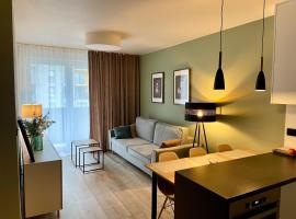 Uroczy Apartament 38 m2 Tychy, Śląskie Ogrody，位于蒂黑的酒店