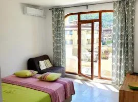 Obzor Tatyana Apartaments Natura