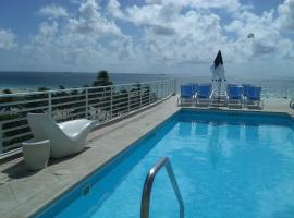 Strand Ocean Drive Suites，位于迈阿密海滩的酒店