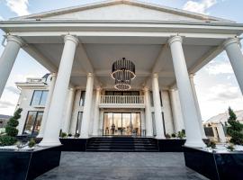 Hotel Caprice，位于巴克乌的酒店