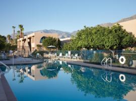 维斯塔海市蜃楼度假酒店，位于棕榈泉Palm Springs Stadium附近的酒店