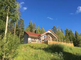 Cozy house in Järvsö with a stunning view，位于于斯达尔的度假屋