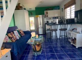 Oceanfront Townhome in Marazul Dive Resort，位于Sabana Westpunt的酒店