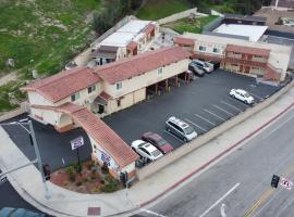 New American Inn & Suites，位于安纳海姆的酒店