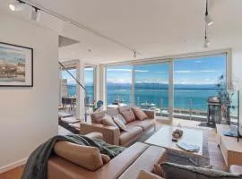 Penthouse 37 - Nelson Waterfront Apartment