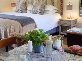 Hemel en Aarde Village Accommodation，位于赫曼努斯Hermanuspietersfontein Cellars附近的酒店