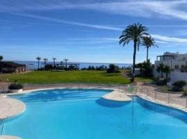 Villa Pedro, Beach House zwischen Marbella und Estepona，位于埃斯特波纳的酒店