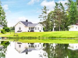 6 person holiday home in ÅSBRO-By Traum，位于奥斯布鲁的酒店