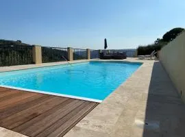 Villa avec piscine chauffée Nice collines
