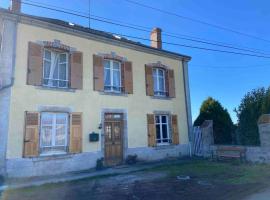 Sfeervol huis op het platteland，位于Mailhac-sur-Benaize的酒店