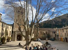 MACLENFA: charmant studio au cœur de l’Herault.，位于圣吉扬莱代塞尔的公寓