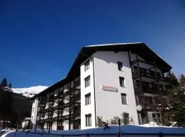 Apartment Tgesa La Roiva mit Hallenbad und Sauna