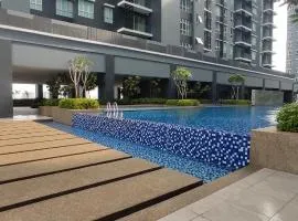 Bukit Rimau Instagrammable 2 Bedroom Apartment With Pool View up to 5 PAX