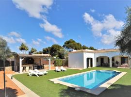 VILLA MONICA en Cala Pi ideal para familias- Mallorca，位于卡拉郫的酒店