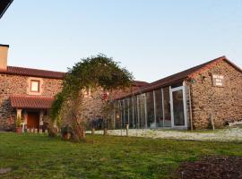 Fogar de Insua，位于Touro的酒店