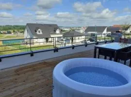 Le Majestic - terrasse, jacuzzi et parking privé