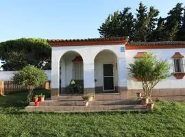 Chalet con piscina, amplio jardin y aire acondicionado