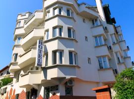 HOTEL THE WHITE HOUSE Plovdiv，位于普罗夫迪夫Plovdiv Center的酒店