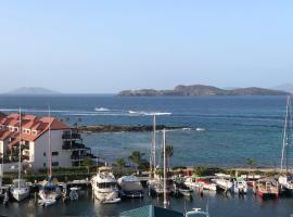 Sapphire Beach Villa Ocean and Marina View，位于拿撒勒的酒店