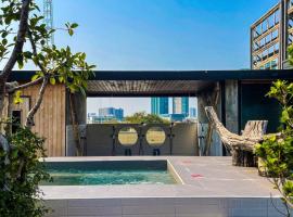 Blu Cabin Ari Stylish Gay Poshtel，位于曼谷的酒店