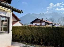 Kleines Häuschen mit Bergblick