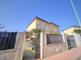 Casa adosada con piscina - Aralar ALBERT VILLAS