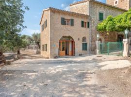 Deià semi-detached sunny country house, near GR221，位于德阿迪亚湾海滩附近的酒店