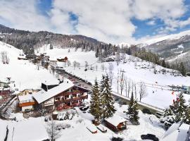 伯格霍夫希尔万德酒店，位于巴德小基希海姆的酒店