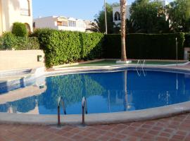 2 bedrooms apartement at Mazarron 400 m away from the beach with sea view shared pool and jacuzzi，位于马萨龙的酒店