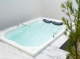 Chalé com Jacuzzi e vista para e Piscina，位于托鲁斯的酒店