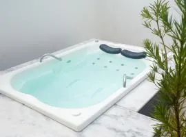 Chalé com Jacuzzi e vista para e Piscina