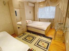 Apartments Ahmetova 6 32，位于阿拉木图国际机场 - ALA附近的酒店