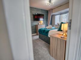 Stylish House - B'ham Airport and NEC, JLR Solihull, Business & Leisure Stays - Aspen House，位于索利赫尔National Motorcycle Museum附近的酒店