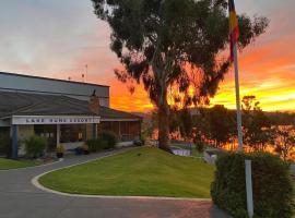 Lake Hume Resort，位于Lake Hume的度假村