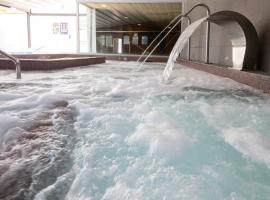 莱斯希纳斯坎塔布里克海水浴场酒店，位于比韦罗的度假村