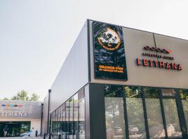 莱塔纳生活方式酒店，位于莱塔河畔布鲁克的带停车场的酒店