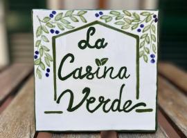 La Casina Verde，位于锡耶纳曼斯·萨纳·帕勒运动竞技场附近的酒店